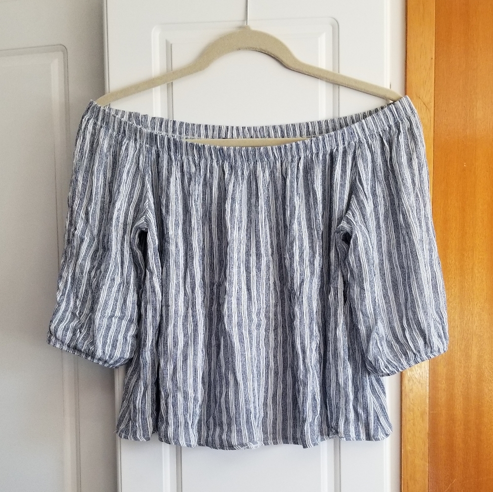 🍭Polly & Esther off shoulder crop striped top